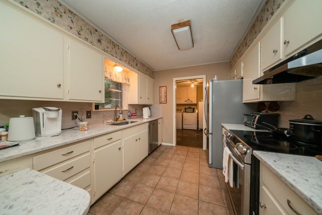 3105 KATHLEEN DR, Longview, TX 75604