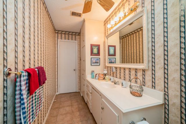 3105 KATHLEEN DR, Longview, TX 75604