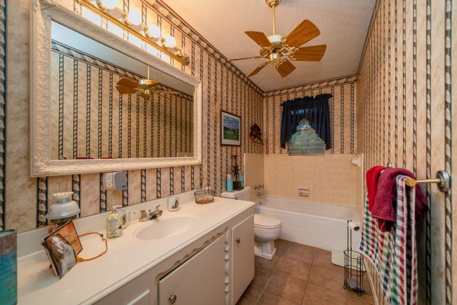 3105 KATHLEEN DR, Longview, TX 75604