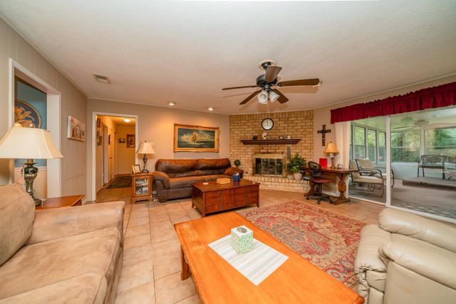 3105 KATHLEEN DR, Longview, TX 75604