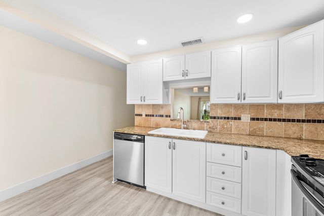 2003 Granada Drive M1, Coconut Creek, FL 33066