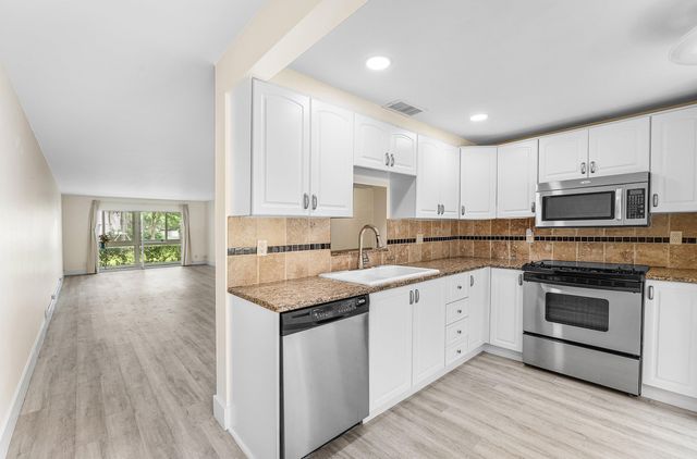 2003 Granada Drive M1, Coconut Creek, FL 33066