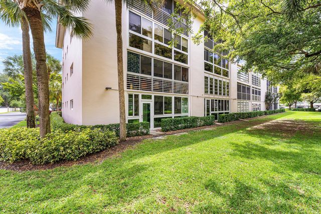 2003 Granada Drive M1, Coconut Creek, FL 33066