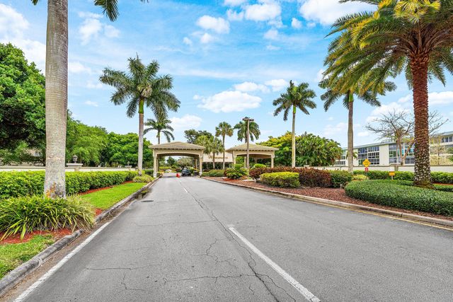 2003 Granada Drive M1, Coconut Creek, FL 33066