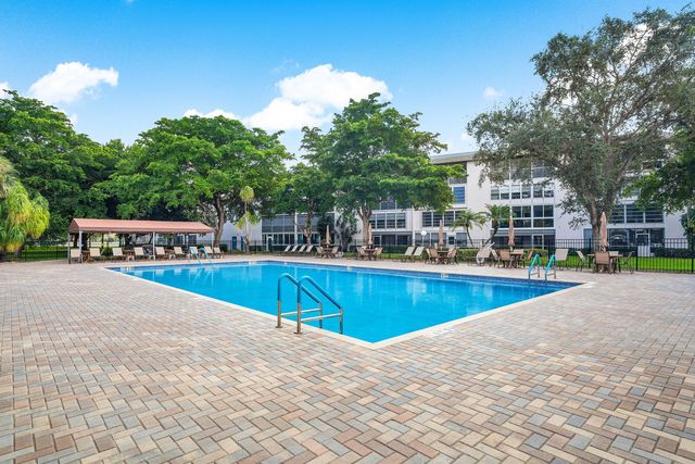 2003 Granada Drive M1, Coconut Creek, FL 33066