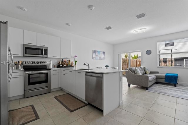 12204 NW 23rd Ct, Miami, FL 33167