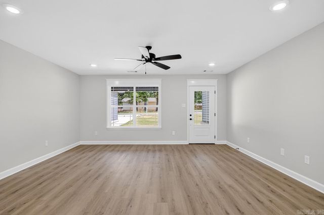 212 Pineview Avenue, Sherwood, AR 72120
