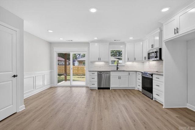 212 Pineview Avenue, Sherwood, AR 72120