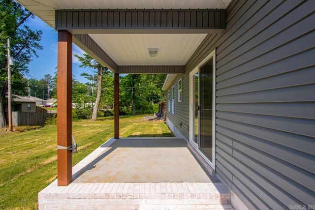 212 Pineview Avenue, Sherwood, AR 72120