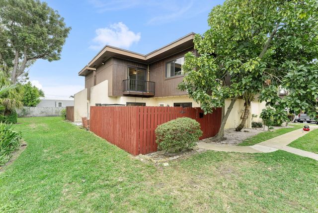 2828 Kirk Road, Lake Worth, FL 33461