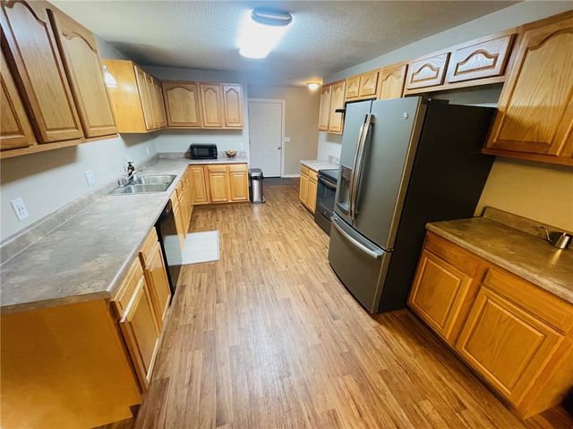 1111 Kimberly Avenue, Berryville, AR 72616