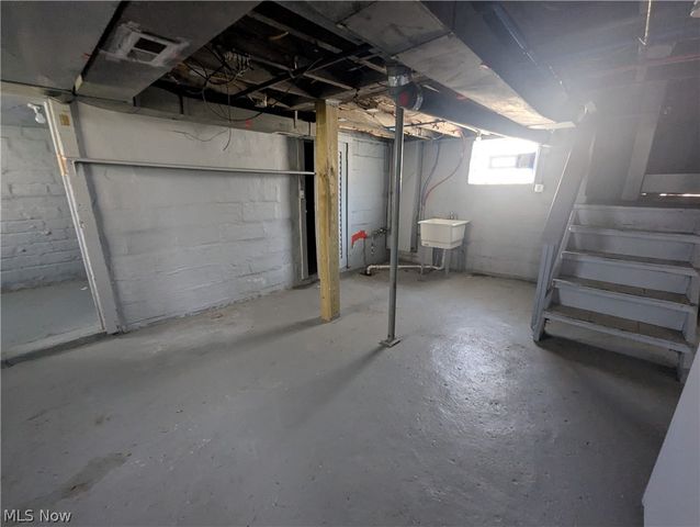 16010 Arcade Avenue, Cleveland, OH 44110