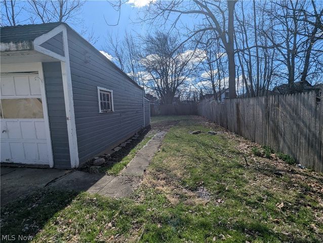 16010 Arcade Avenue, Cleveland, OH 44110