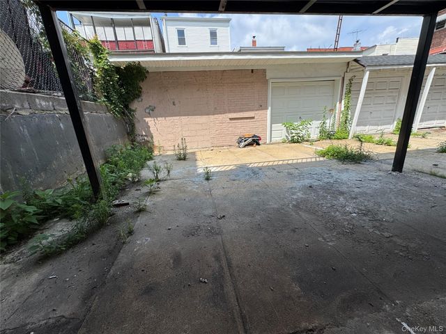 3041 Paulding Avenue, Bronx, NY 10469