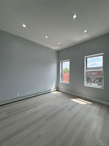 3041 Paulding Avenue, Bronx, NY 10469