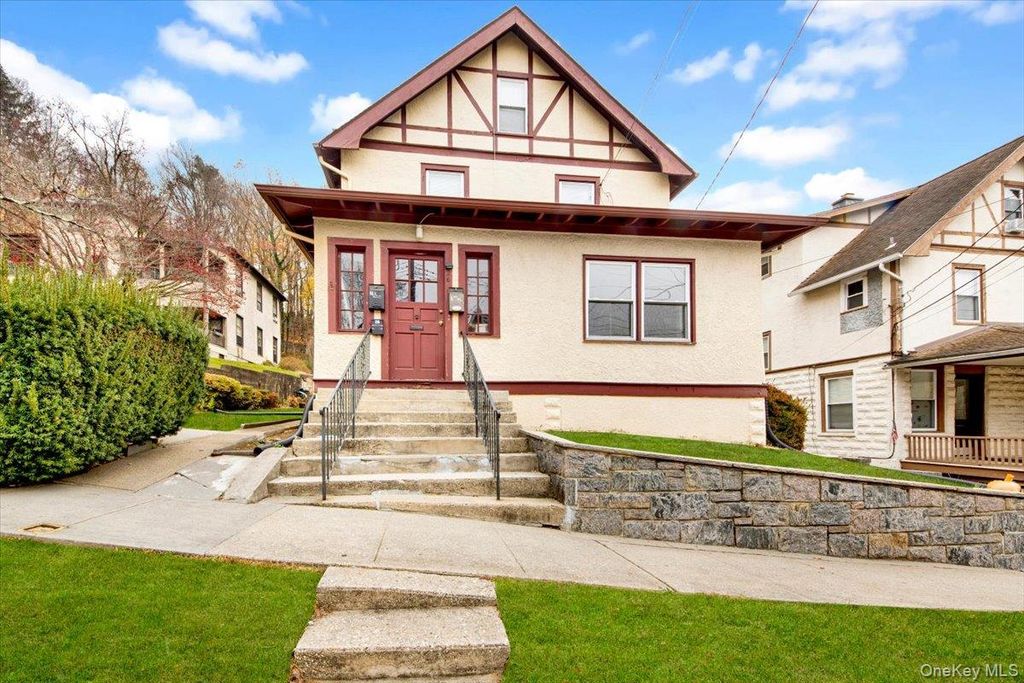 26 Cleveland Street, Valhalla, NY 10595