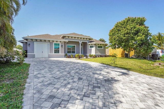 2605 SW Acco Road, Port St Lucie, FL 34953