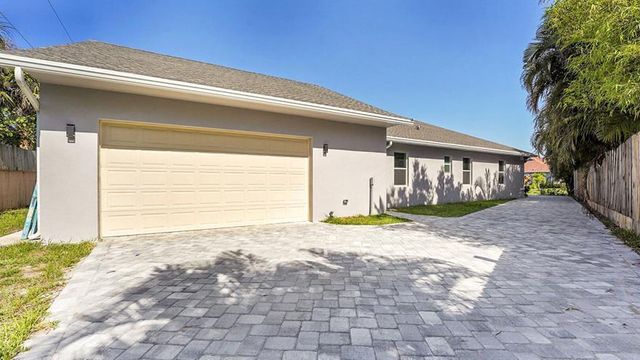 2605 SW Acco Road, Port St Lucie, FL 34953