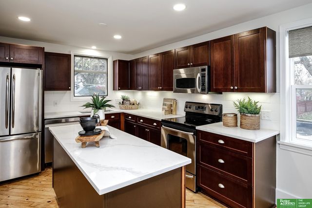 1624 S 32 Avenue, Omaha, NE 68105