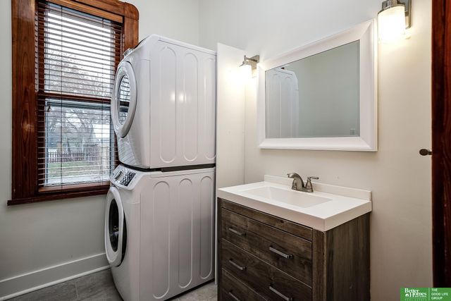 1624 S 32 Avenue, Omaha, NE 68105