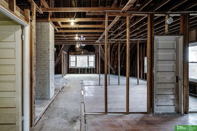 1624 S 32 Avenue, Omaha, NE 68105