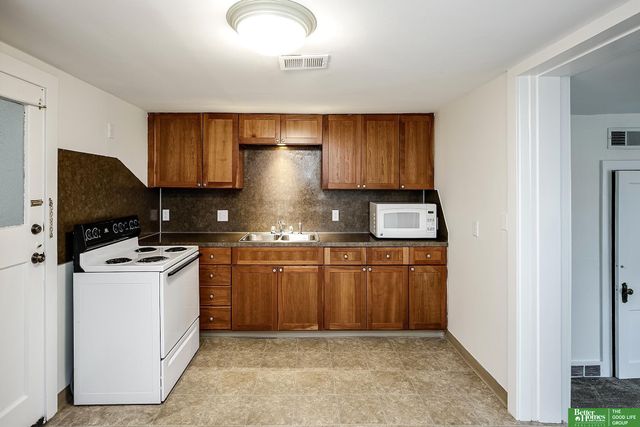 1624 S 32 Avenue, Omaha, NE 68105