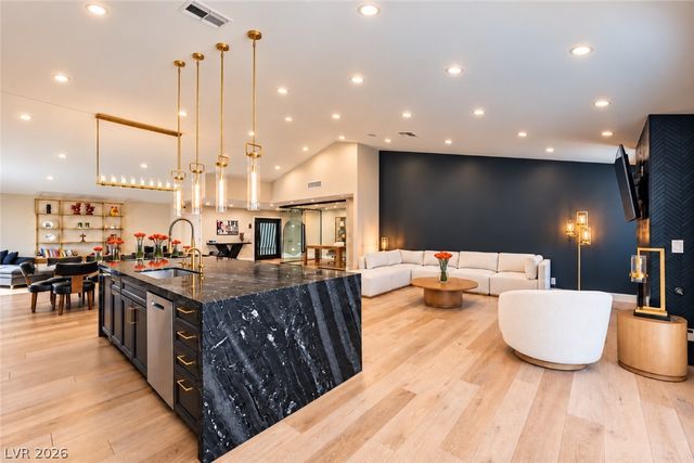 2824 Shannon River Drive, Las Vegas, NV 89117