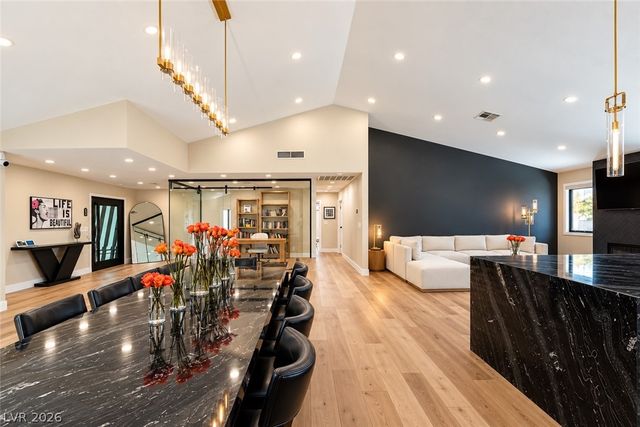 2824 Shannon River Drive, Las Vegas, NV 89117