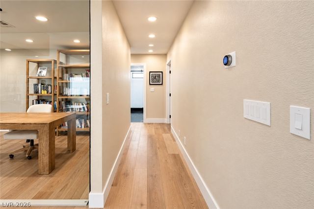 2824 Shannon River Drive, Las Vegas, NV 89117