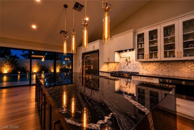 2824 Shannon River Drive, Las Vegas, NV 89117