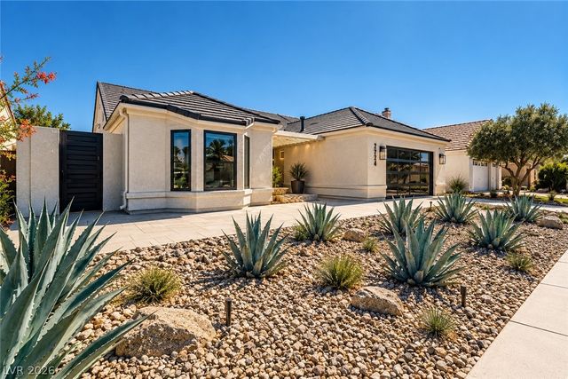 2824 Shannon River Drive, Las Vegas, NV 89117