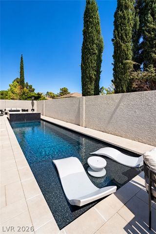 2824 Shannon River Drive, Las Vegas, NV 89117