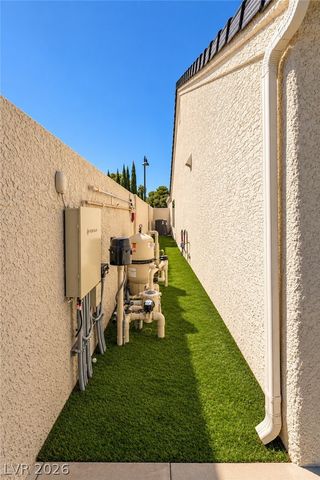 2824 Shannon River Drive, Las Vegas, NV 89117