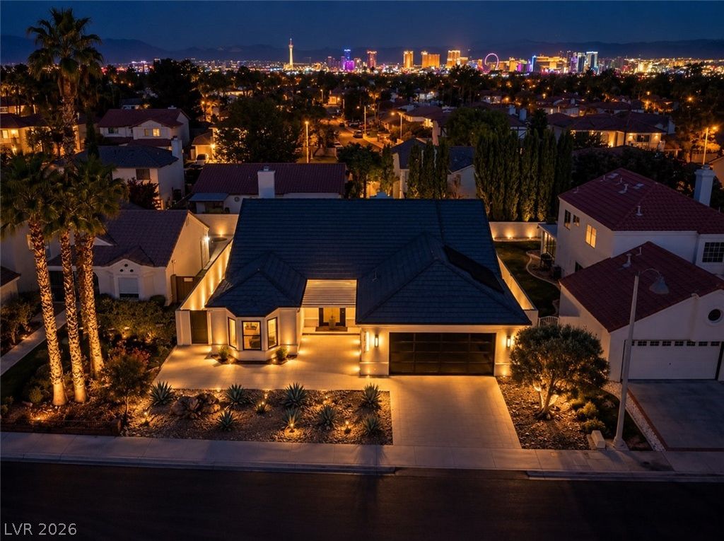 2824 Shannon River Drive, Las Vegas, NV 89117 — photo 5