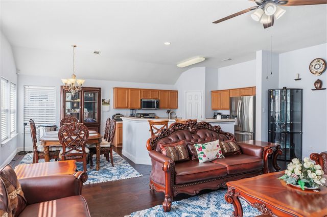 1640 Nashwood Drive, Grand Prairie, TX 75051