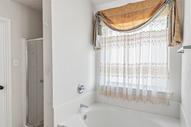 1640 Nashwood Drive, Grand Prairie, TX 75051