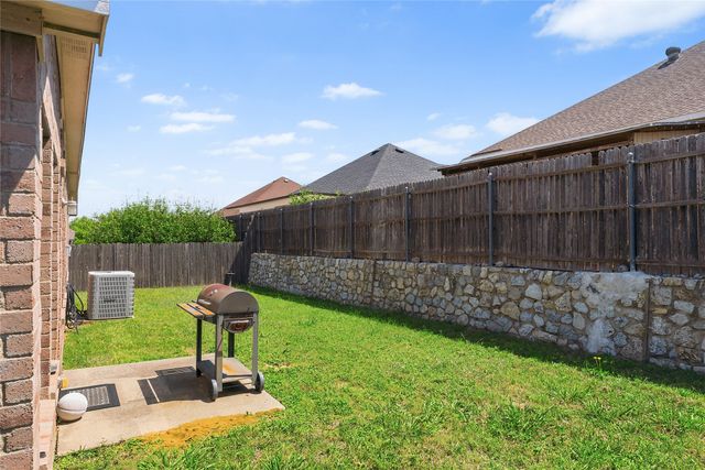 1640 Nashwood Drive, Grand Prairie, TX 75051