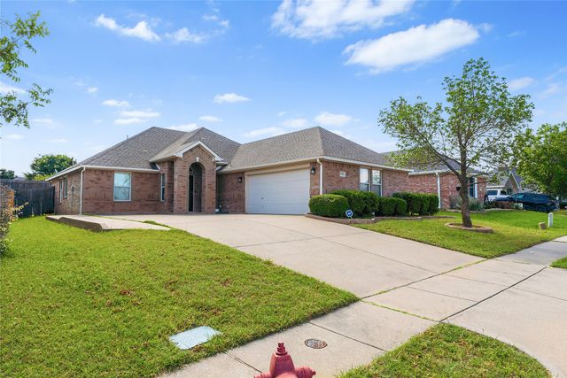 1640 Nashwood Drive, Grand Prairie, TX 75051