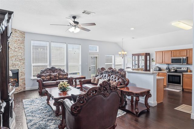 1640 Nashwood Drive, Grand Prairie, TX 75051