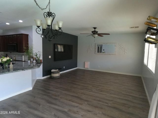 17359 W FETLOCK Trail, Surprise, AZ 85387
