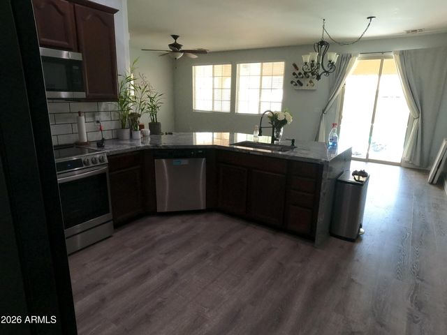 17359 W FETLOCK Trail, Surprise, AZ 85387