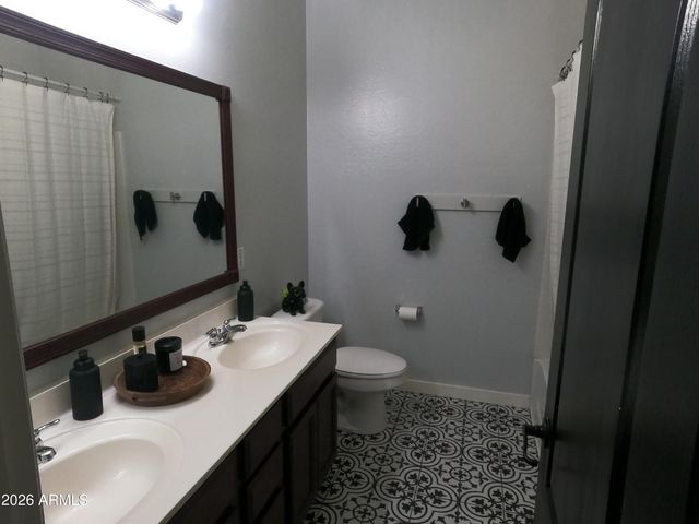 17359 W FETLOCK Trail, Surprise, AZ 85387