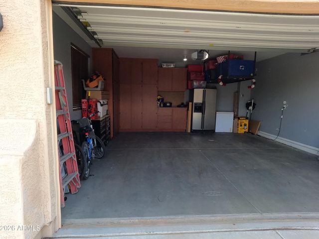 17359 W FETLOCK Trail, Surprise, AZ 85387
