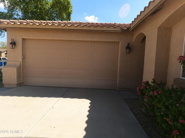 17359 W FETLOCK Trail, Surprise, AZ 85387