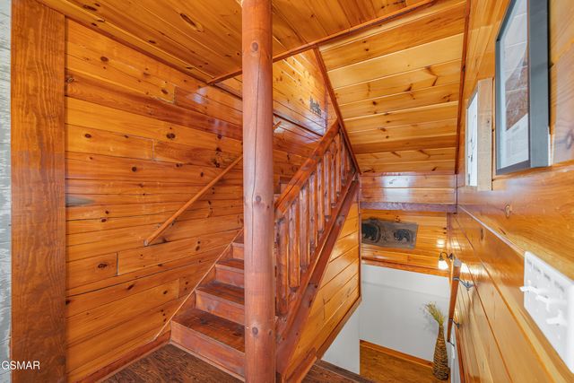 4836 Highland Place Way, Pigeon Forge, TN 37863