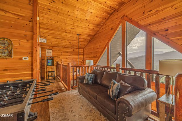 4836 Highland Place Way, Pigeon Forge, TN 37863