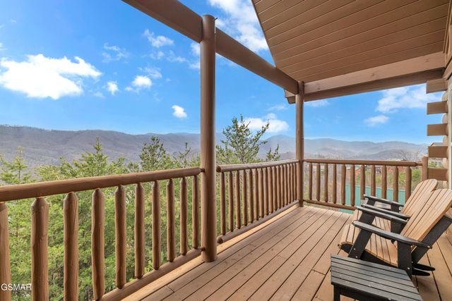 4836 Highland Place Way, Pigeon Forge, TN 37863