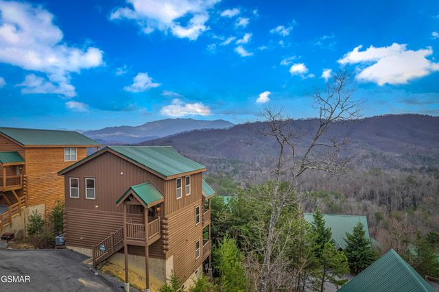 4836 Highland Place Way, Pigeon Forge, TN 37863