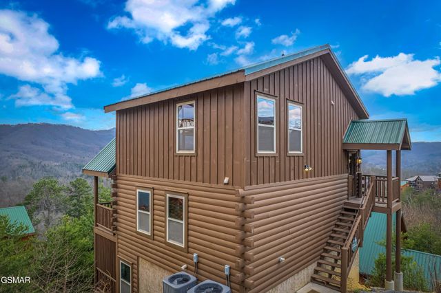 4836 Highland Place Way, Pigeon Forge, TN 37863