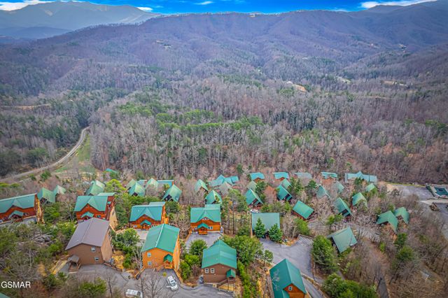 4836 Highland Place Way, Pigeon Forge, TN 37863